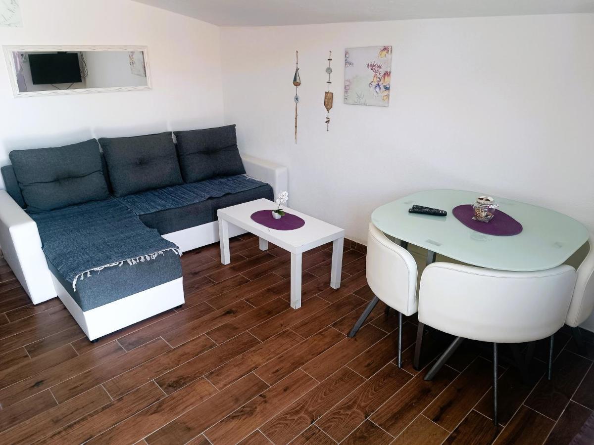 Apartments Babic 50 Meters From The Beach Vir Exterior photo